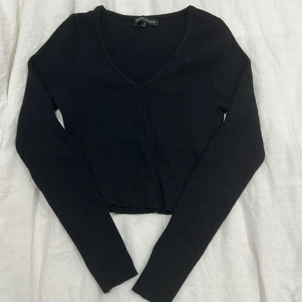 Black vneck sweater